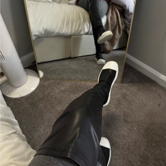 Loren over the knee boots - Picture 4 of 7